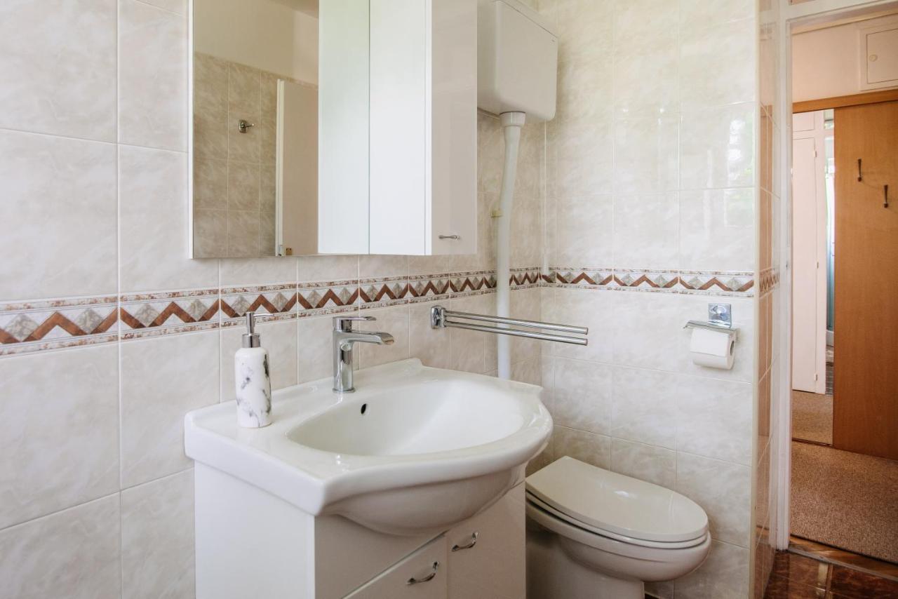 Sunnynest Apartment - 3Br Apt With Free Parking & Wi-Fi, Close To Lapad Bay Beach ドゥブロブニク エクステリア 写真